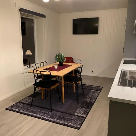 Crystal - Waterfront Apartment Stryn
