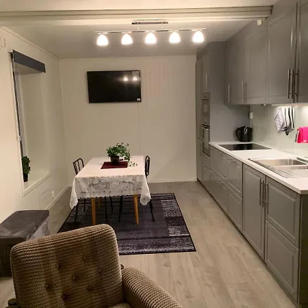 Crystal - Waterfront Apartment Stryn